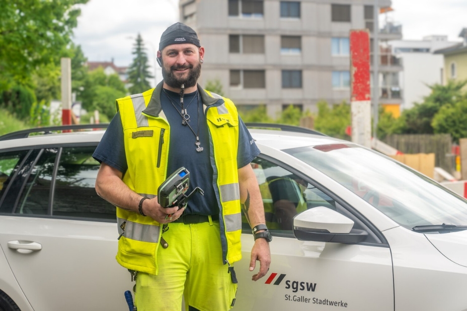 Gregory Furrer ist Einmesser und Erfasser des Geoinformationssystems (GIS) bei den St.Galler Stadtwerken.